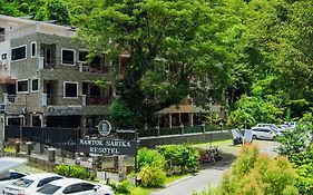 น้ำตกสาริกา รีโซเทล